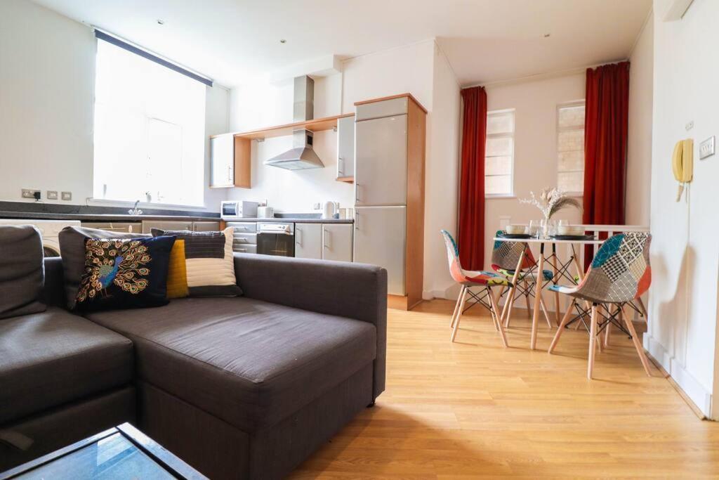 Camber Hill - Long Stay Offer Лондон Екстериор снимка