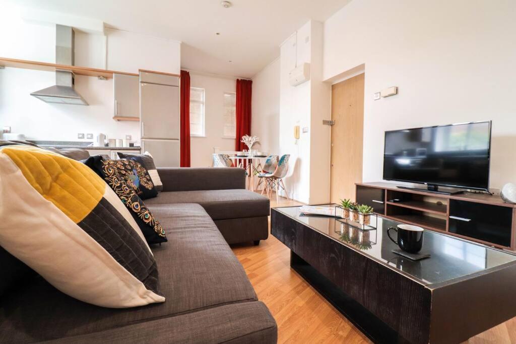 Camber Hill - Long Stay Offer Лондон Екстериор снимка