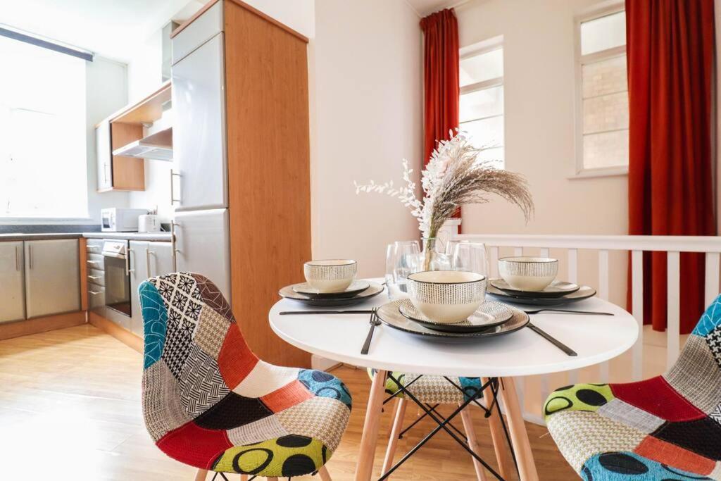 Camber Hill - Long Stay Offer Лондон Екстериор снимка