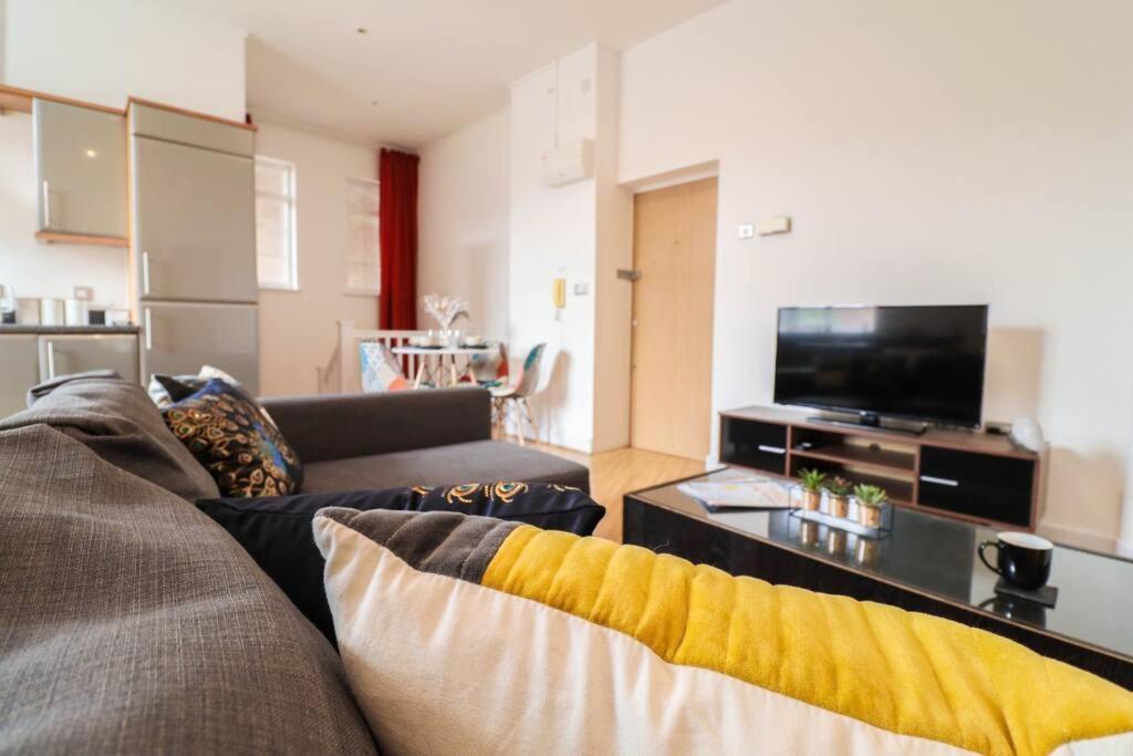 Camber Hill - Long Stay Offer Лондон Екстериор снимка